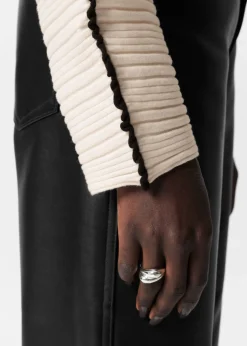 Pull Volanté à Maille Côtelée