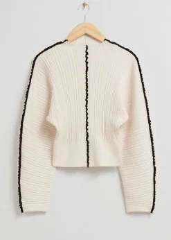 Pull Volanté à Maille Côtelée