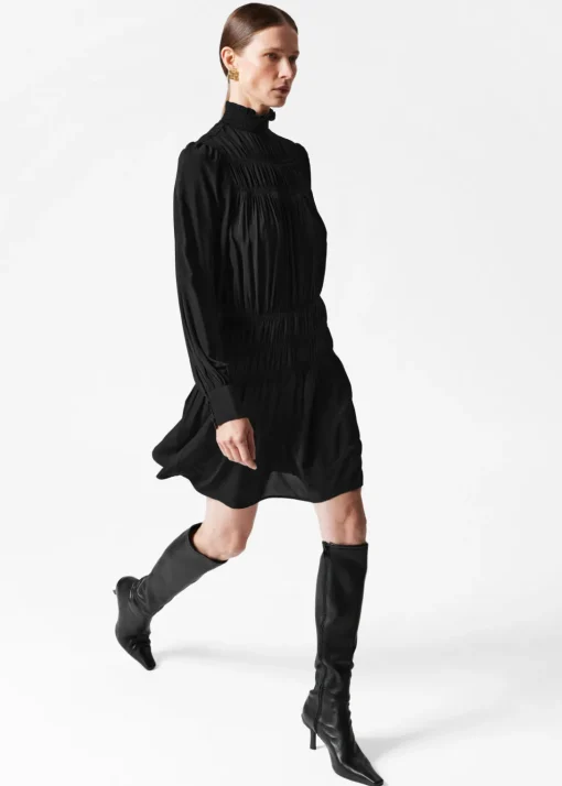 Robe Courte à Encolure à Smocks