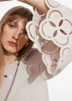 Robe Courte à Manches Larges