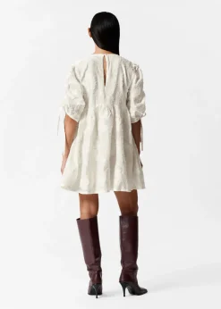 Robe Courte à Manches Volumineuses