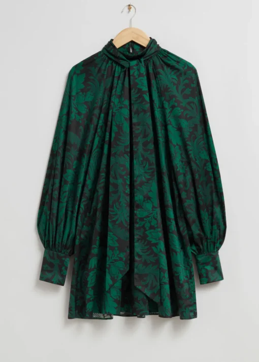 Robe Courte Avec Nœud