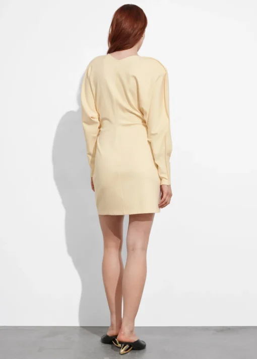 Robe Courte Cintrée