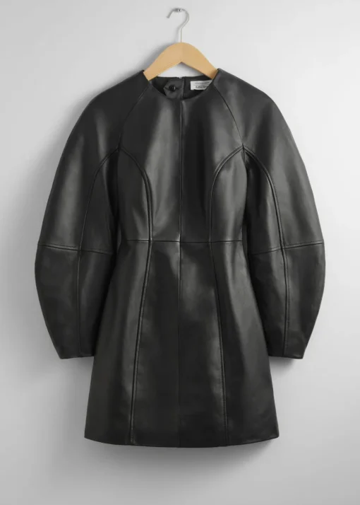 Robe Courte Sculpturale En Cuir