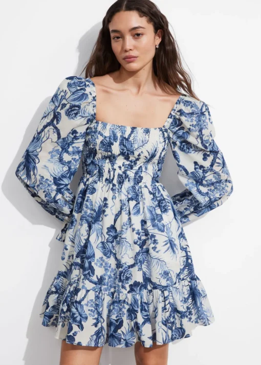 Robe Courte Smockée
